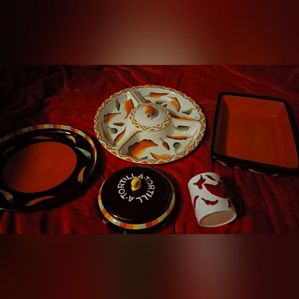 Chili 🌶️ Peppers Serving Set & Mexican Tortilla Set